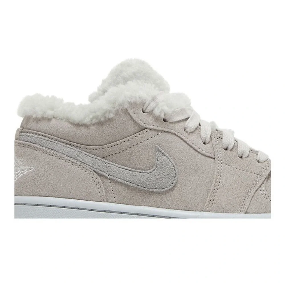Women’s Air Jordan 1 Low SE Sherpa Fleece - Picture 9 of 11